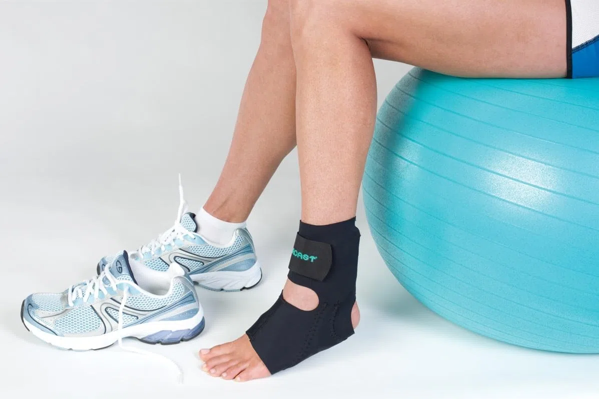Aircast AirHeel Ankle Support Brace with Stabilizers, Small
