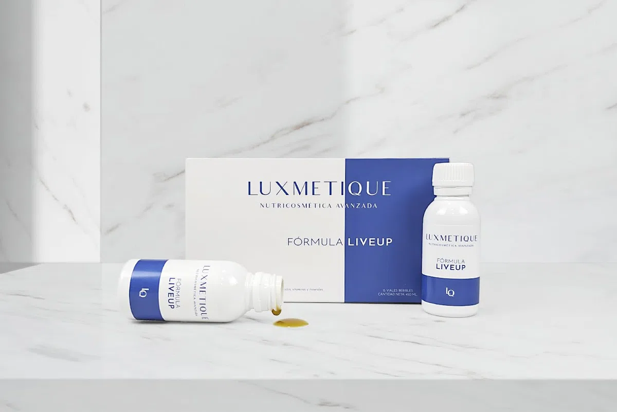 LUXMETIQUE® Liveup Formula - Reduce Estrés y Ansiedad, Mejora el Estado de Ánimo - Con Safr'inside™ (Azafrán), Sunphenon® y Robuvit® - Energía y Rendimiento Físico - 15 Viales Bebibles
