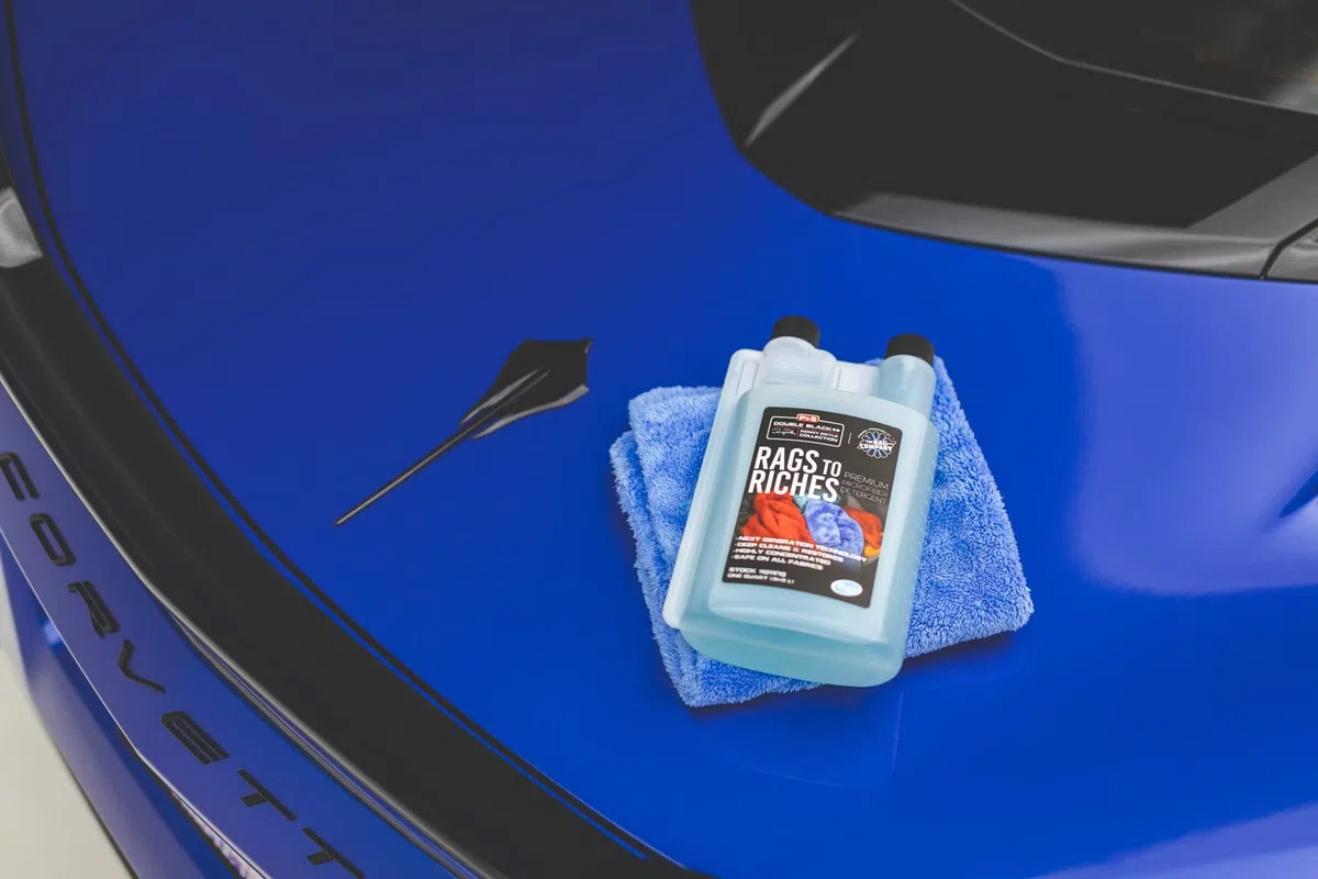 P&S Professional Detail Products - Detergente de microfibra premium, limpia y restaura, seguro en todos los tejidos, altamente concentrado, tecnología de limpieza de última generación (1 galón)